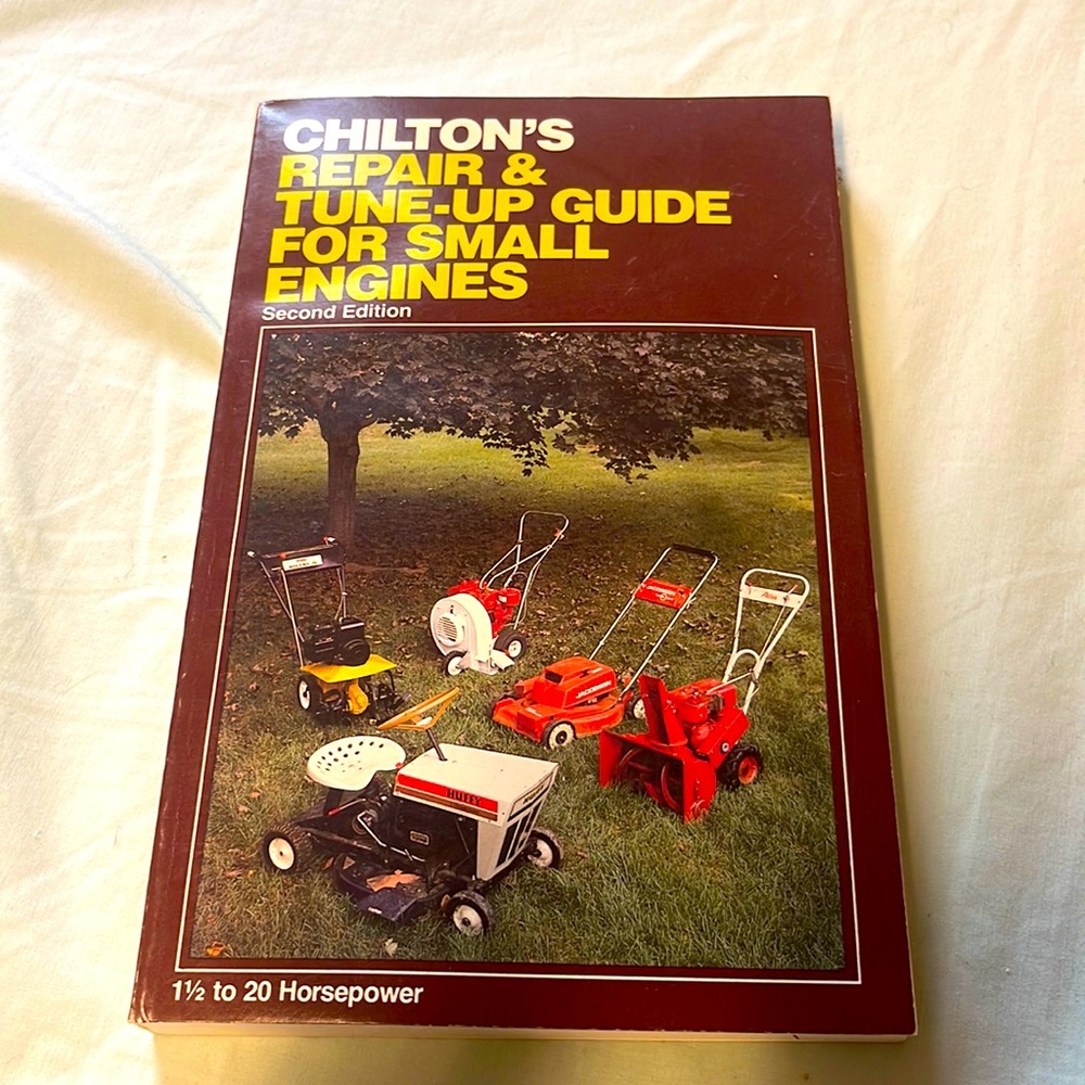 Vintage 1979 Chilton’s Repair & Tune-Up Guide For Small Engines paperback book